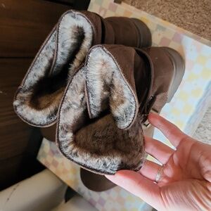 white mountain brown boots faux suede. Cozy faux fur lining